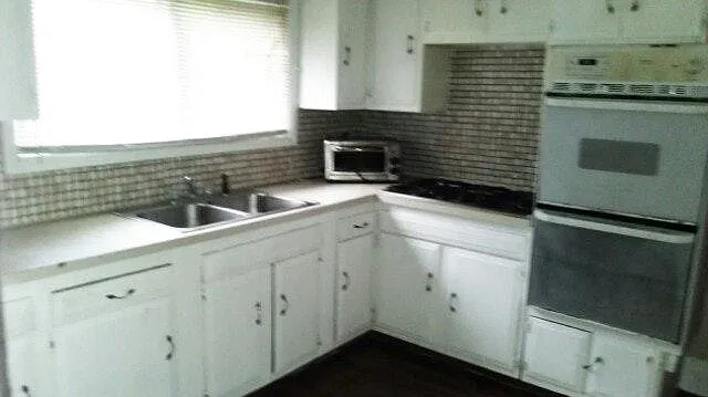 3685 E 127th St photo 1