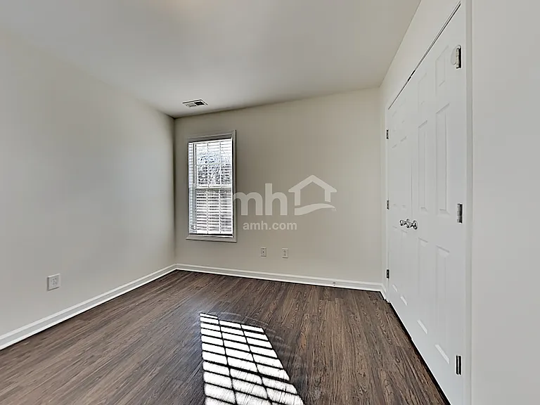 8008 Willowglen Dr — Photo 15