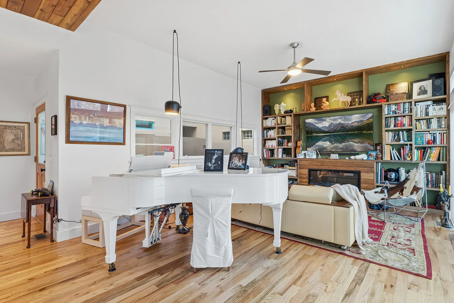 2 bed, 2.0 bath, $7,655 — Photo 1