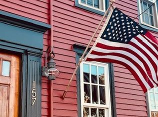 157 High St, Newburyport, MA 01950