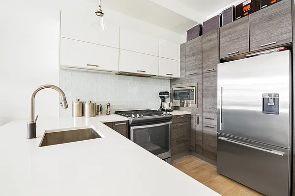 Sold by Compass | media 21