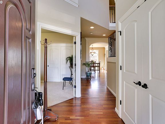 4th image of 13221 NE 61st Cir