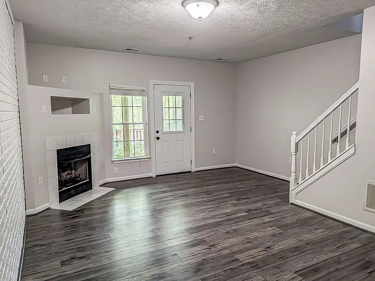 45503 Knockeyon Ln — Photo 22