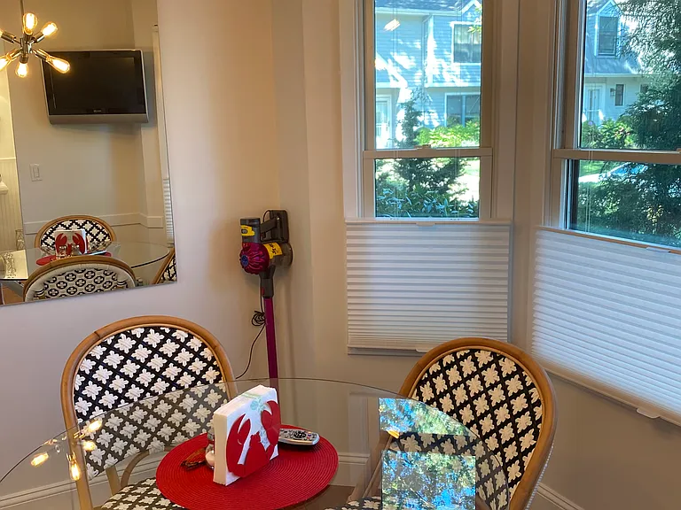 50 Hubbard Ln #10 — Photo 16