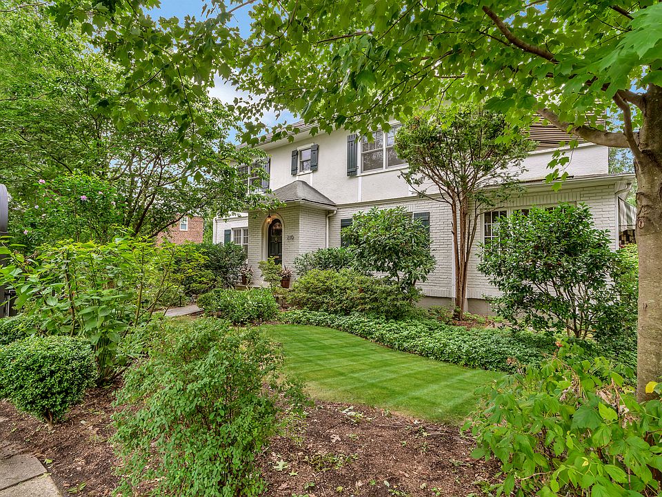 216 Townsend Avenue