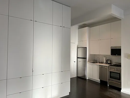 Rented by Compass | media 12