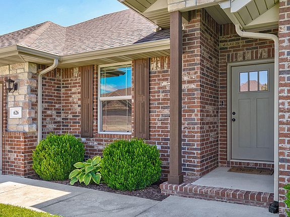 4th image of 626 N Eagle Park Circle