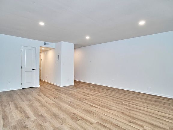 3rd image of 2600 Noble Rd APT D