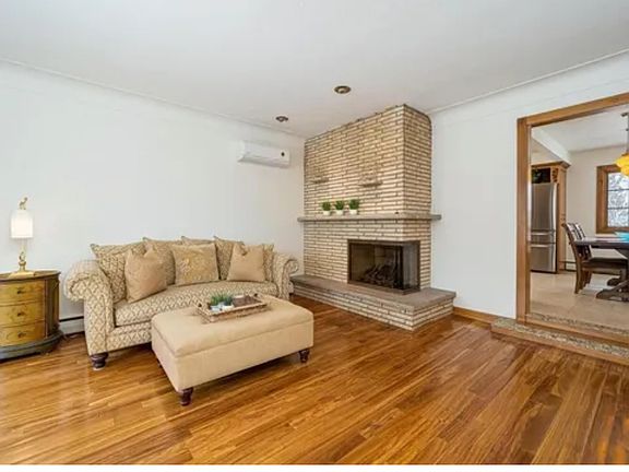 4th image of 2916 Townview Ave