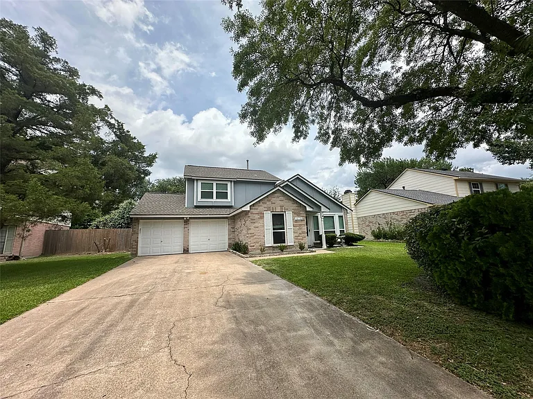 10118 Spotted Horse Dr — Photo 1