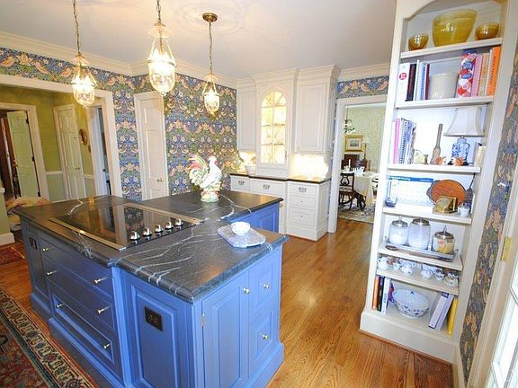 4th image of 1629 Dogwood Ln