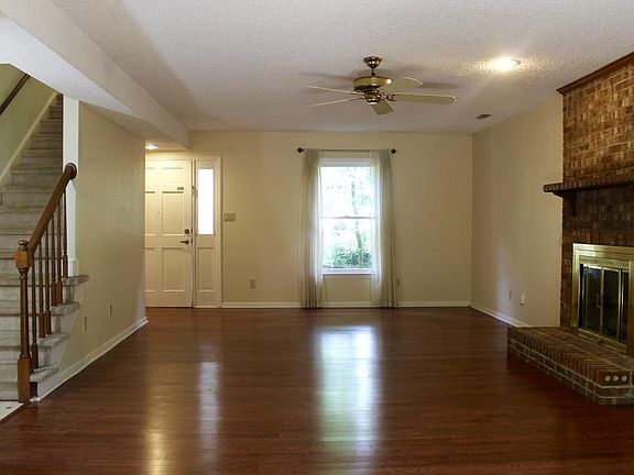 4th image of 2716 Artesian Ct