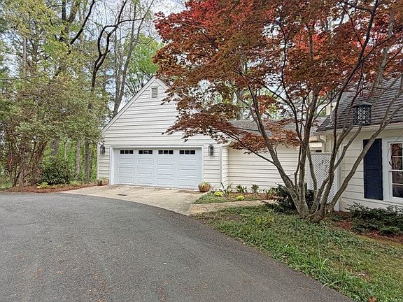3rd image of 707 Greenwood Dr