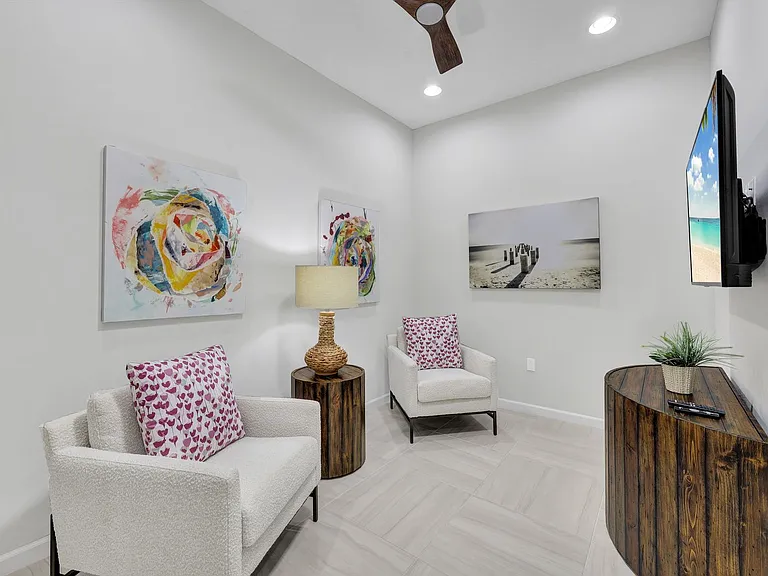 6996 Saona Ct — Photo 17
