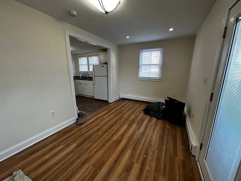 305 Princeton St #1 — Photo 9