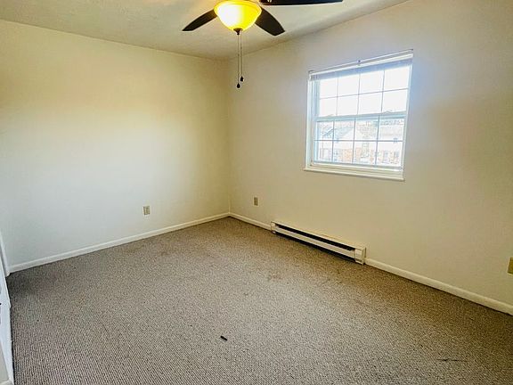 4th image of 92 Dutch Mill Ct APT L