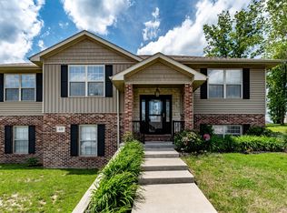 450 Edwards Dr, Holts Summit, MO 65043