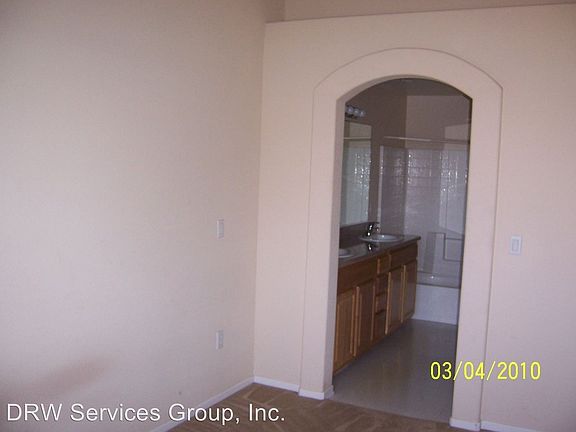 4th image of 1015 Maddie Ln