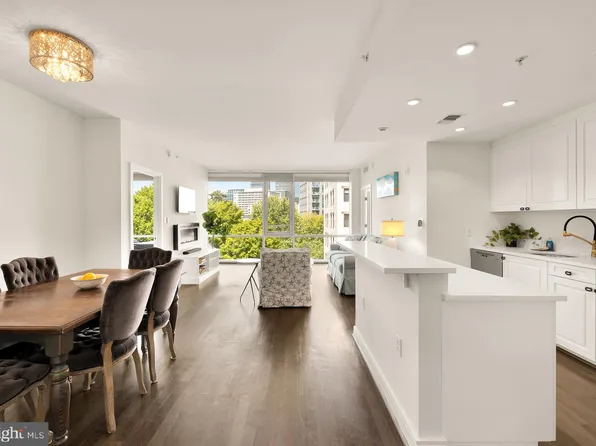 6820 Wisconsin Ave APT 3010, Bethesda, MD 20816