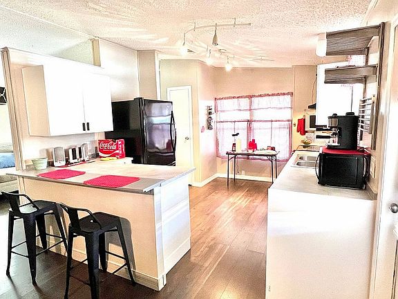 2nd image of 1729 Balsam Ave #250