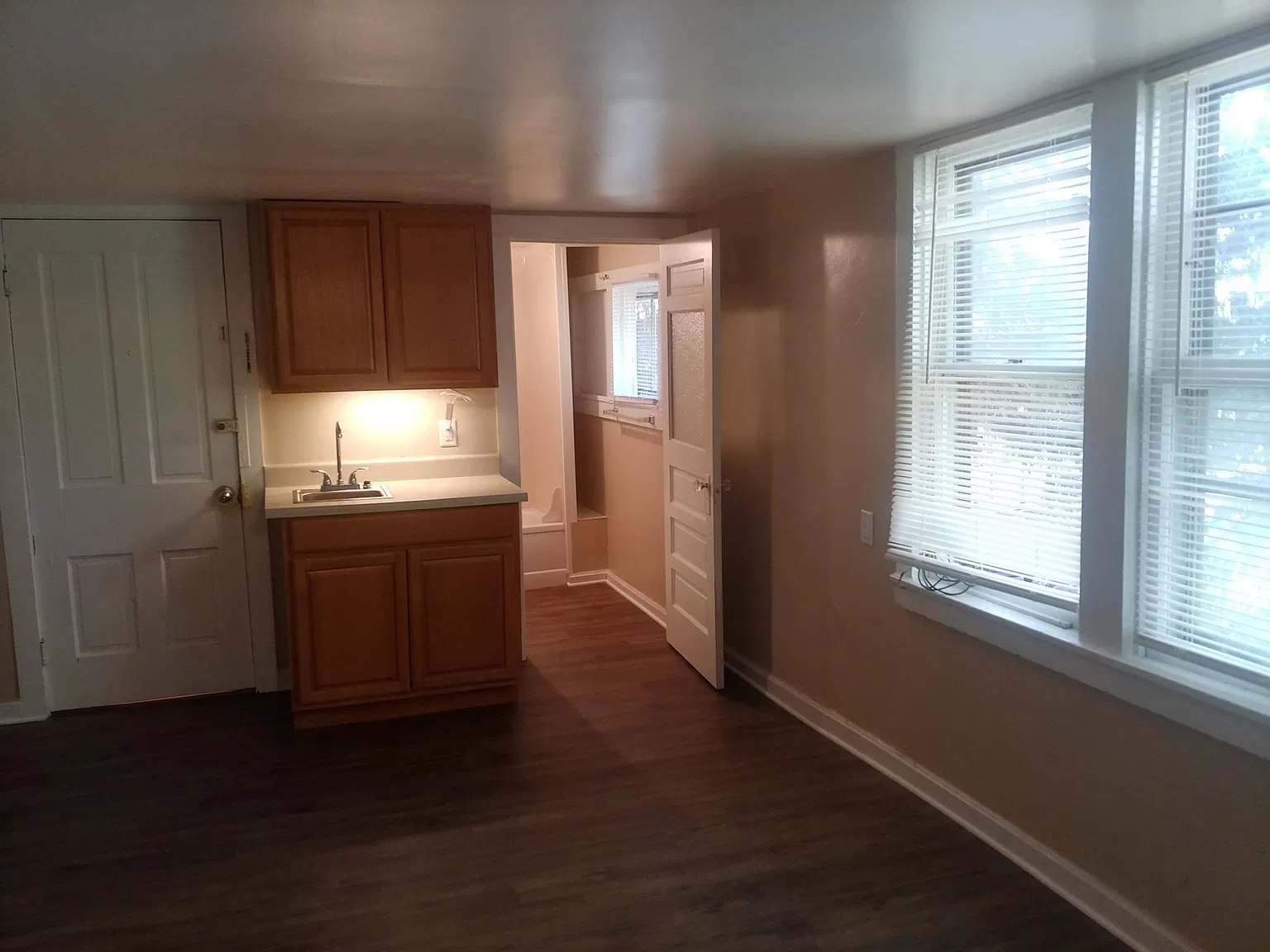 1 bed, $750 — Photo 1