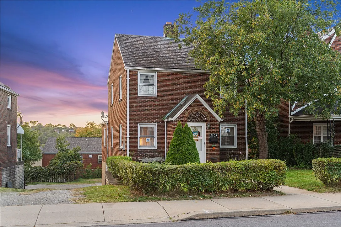 2103 Pioneer Ave photo 1