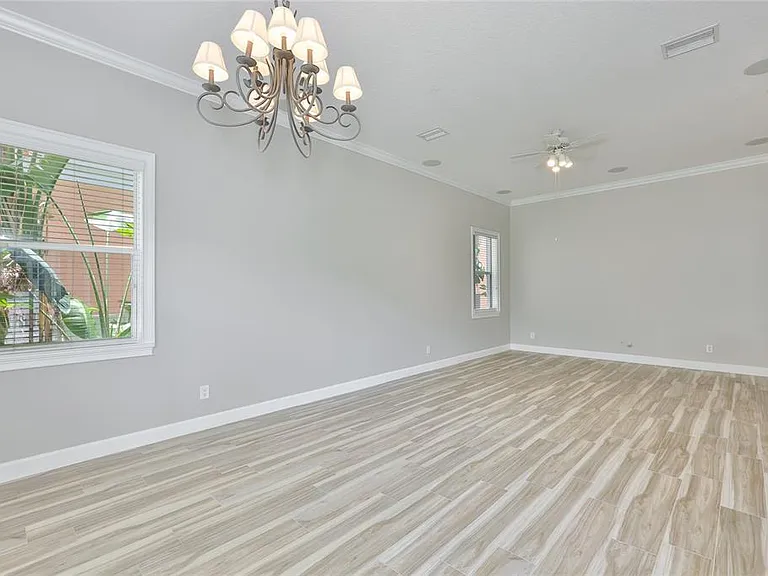 6573 Simone Shores Cir — Photo 17