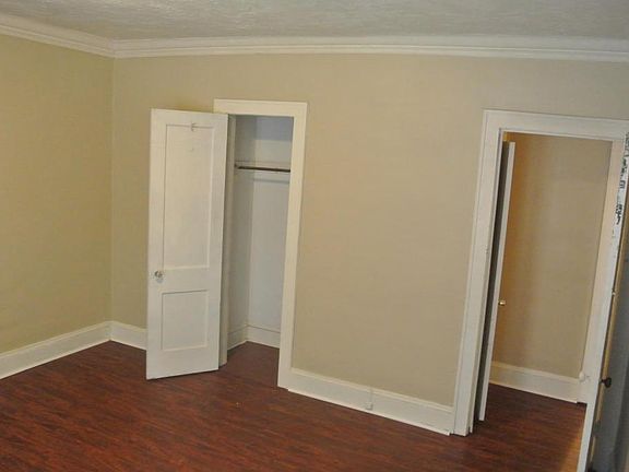 3rd image of 1386 Hall Ave APT 2