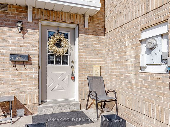 3rd image of 83 Wickstead Ct