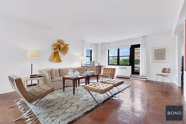 Sold by Bond New York | media 23