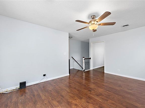 5th image of 8604 Greenbrier Dr