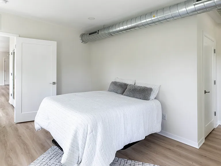 2995 S Clement Ave #A — Photo 16