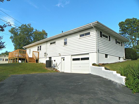 3rd image of 106 Sunrise Ave