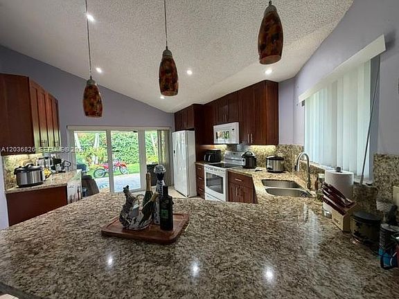 5th image of 9623 SW 146th Pl