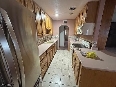 4th image of 3809 Millwood Ave