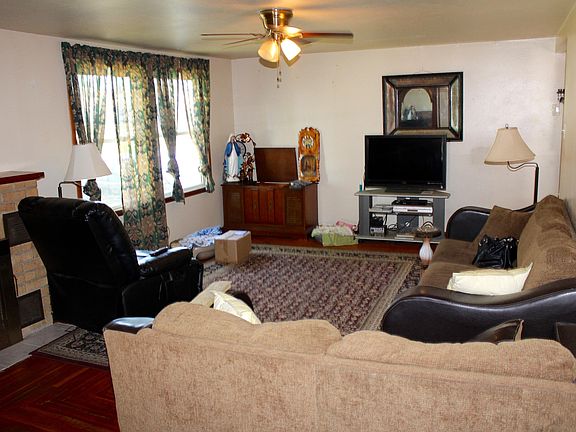 3rd image of 1008 8th St