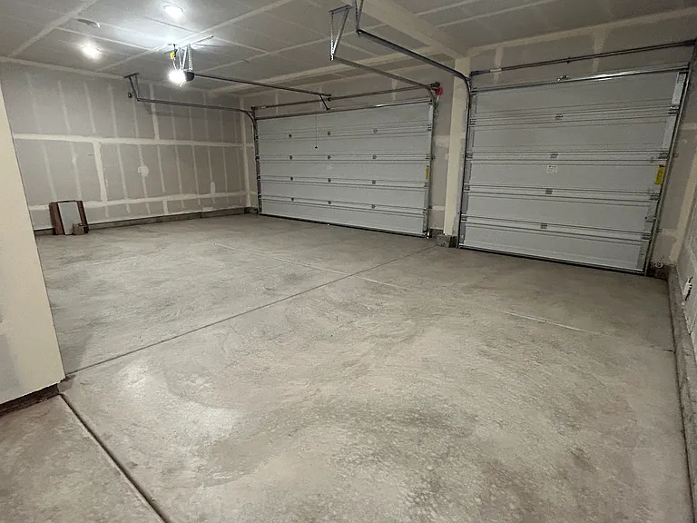 3 Car Garage