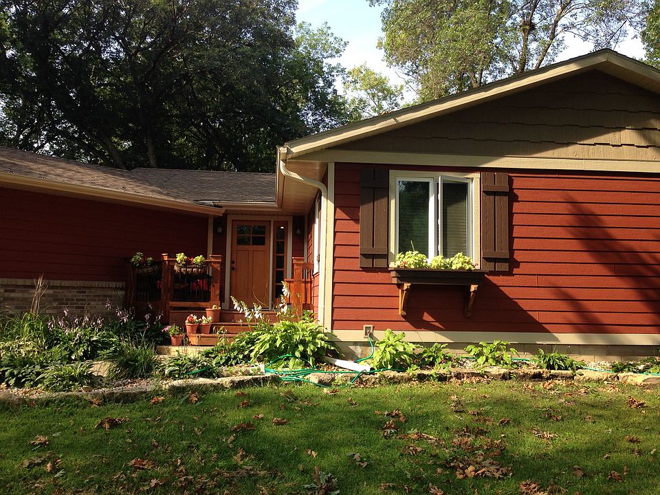 1st image of 202 Oak Grove Ln