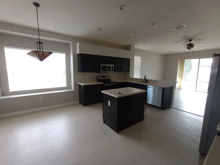 5114 Windingbrook Trl — Photo 4