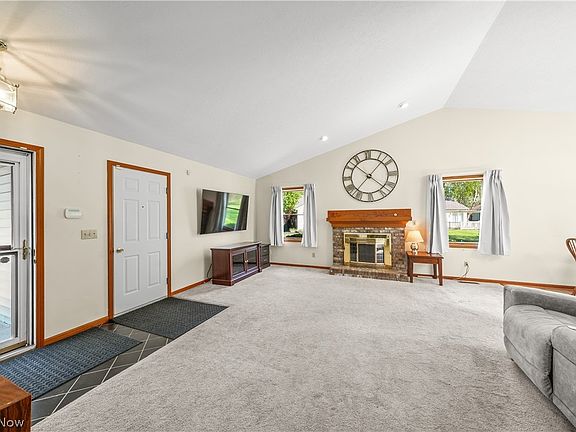 3rd image of 1807 Sandalwood Dr
