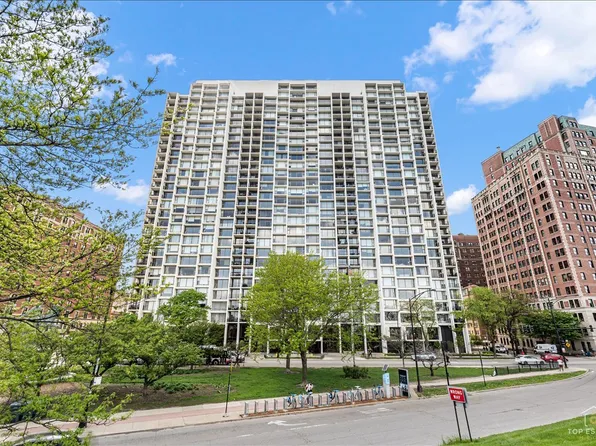 3200 N Lake Shore Dr APT 2601, Chicago, IL 60657