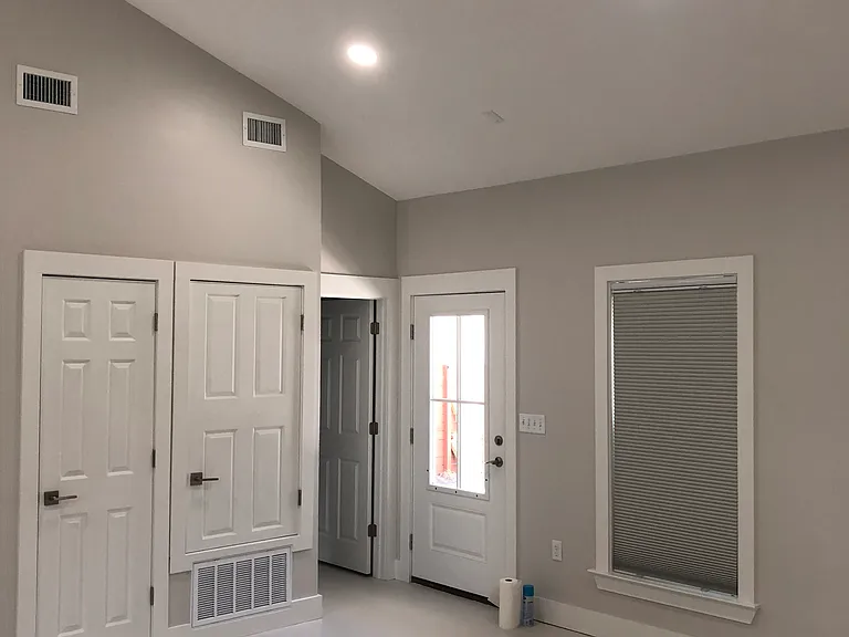 1022 W Government St — Photo 12
