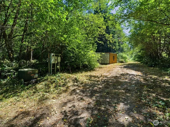 2041 E Rasor Rd, Belfair, WA 98528