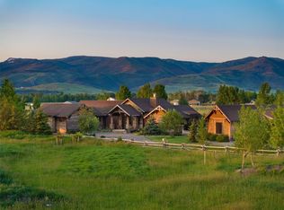 1400 Cottontail Rd, Gallatin Gateway, MT 59730