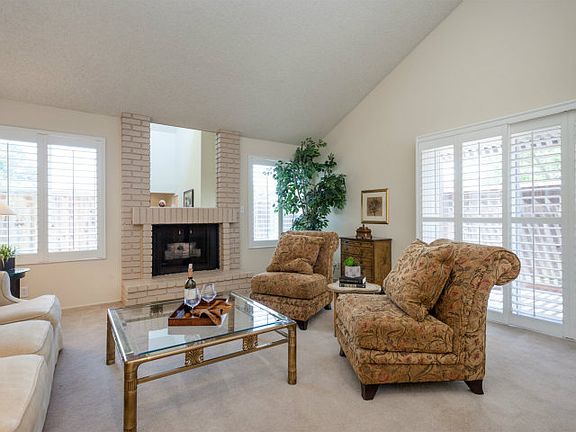 4th image of 700 King Ln