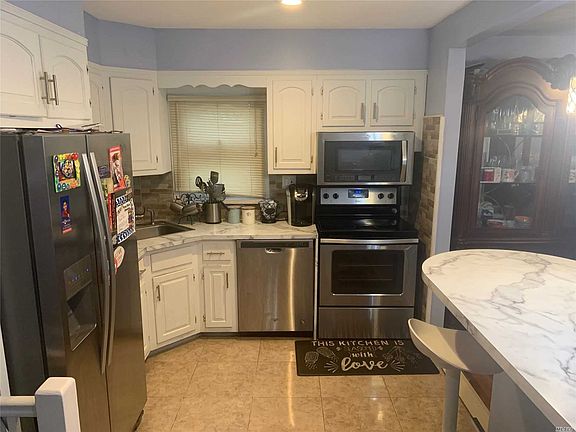 3rd image of 3751 Dianne St
