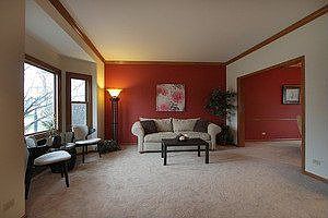 3rd image of 821 Clarendon Ln