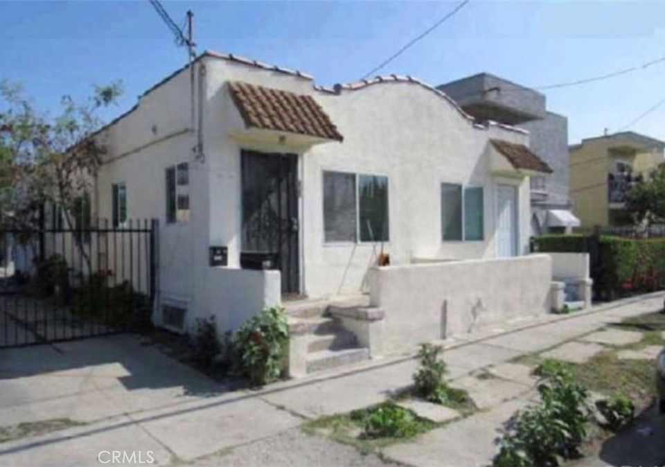 1st image of 727 W 54th St