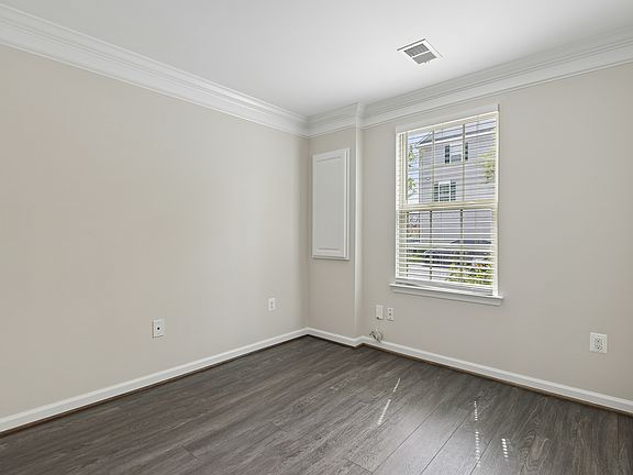 5th image of 10018 Sandy Run Rd