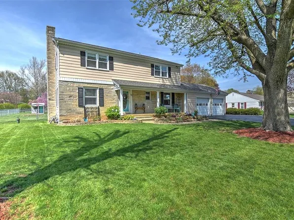 30 E North Court Dr, Decatur, IL 62526
